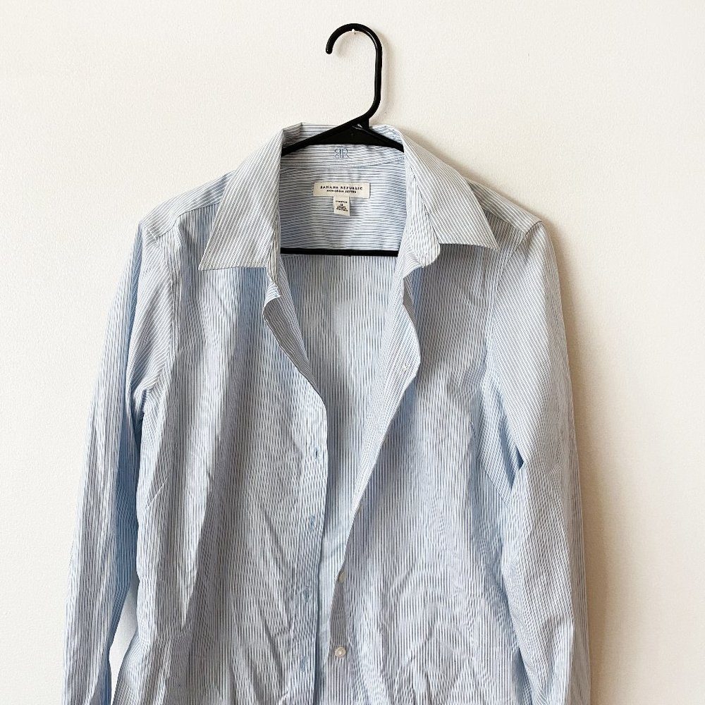 ⚡️SALE⚡️ Banana Republic Women's Button-Down Shirt